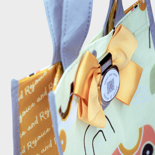 Race | Medium | Reusable Gift Bag + QR Greeting Card